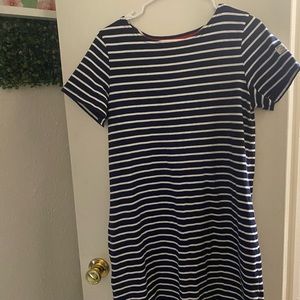 Short sleeve dress